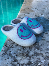 Load image into Gallery viewer, COZY SLIPPERS - VIOLET RETRO
