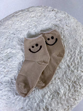 Load image into Gallery viewer, Neutral Smiley Socks