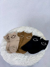 Load image into Gallery viewer, Neutral Smiley Socks
