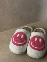 Load image into Gallery viewer, COZY SLIPPERS - BUBBLEGUM PINK
