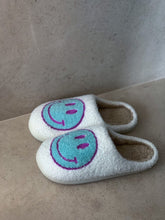 Load image into Gallery viewer, COZY SLIPPERS - VIOLET RETRO

