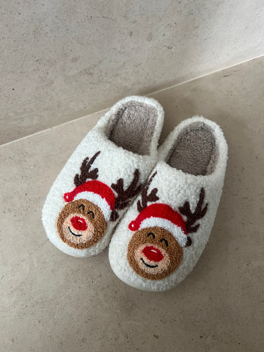 COZY SLIPPERS - REINDEER (LIMITED-EDITION)